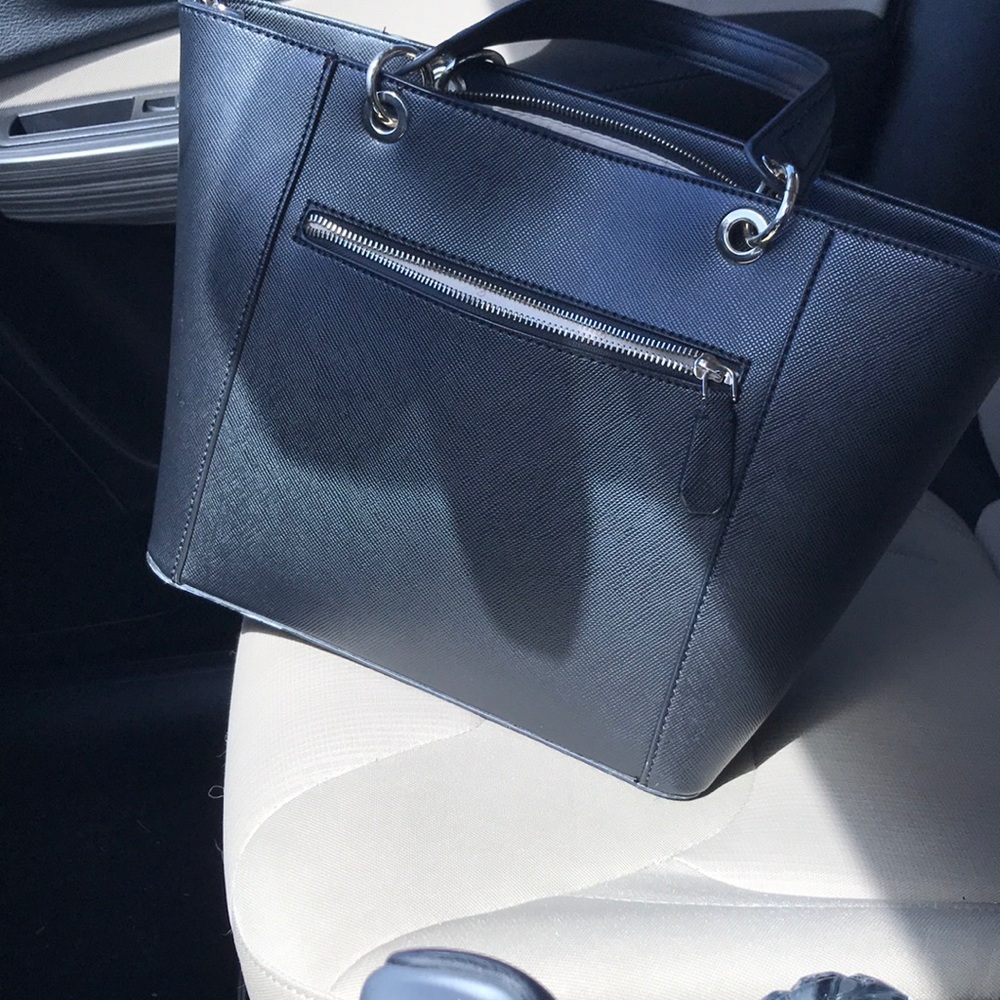 GUESS HANDBAGS - Picture 2 of 2